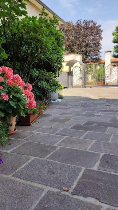 Prestigioso Appartamento Di 70Mq Vicino Milano Legnano Exterior foto