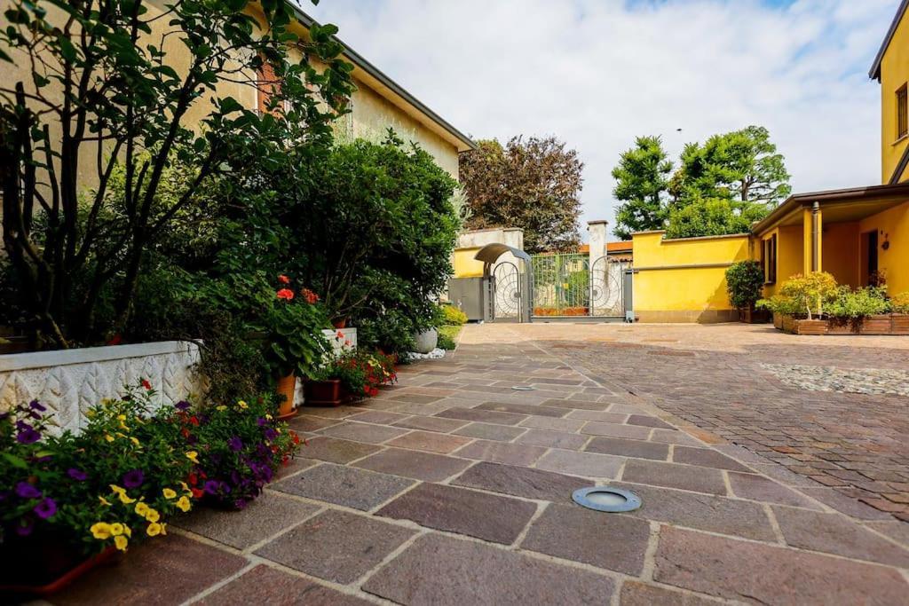 Prestigioso Appartamento Di 70Mq Vicino Milano Legnano Exterior foto