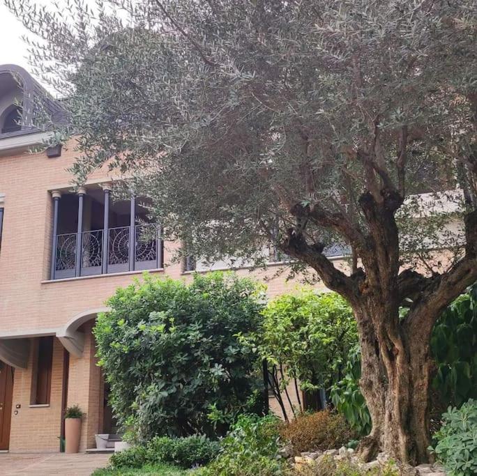 Prestigioso Appartamento Di 70Mq Vicino Milano Legnano Exterior foto