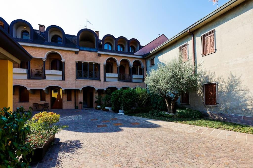 Prestigioso Appartamento Di 70Mq Vicino Milano Legnano Exterior foto